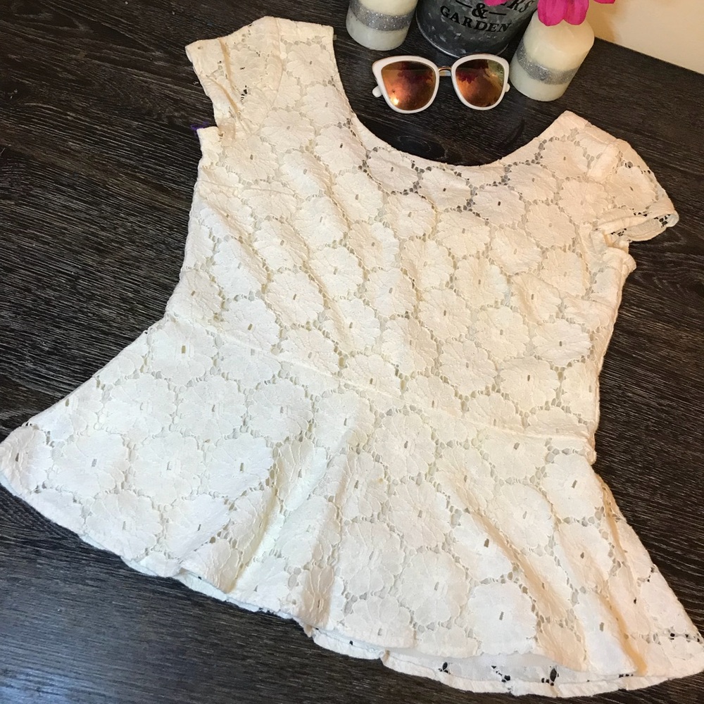 CREAM CROCHET TOP